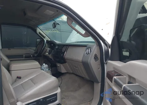 2008 Ford F-250 Lariat z USA, uszkodzony, nr VIN 1FTSW21R88EC68308